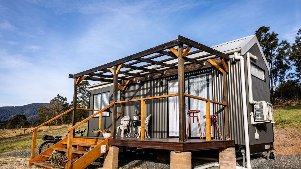 Tinyhousedeck3 1
