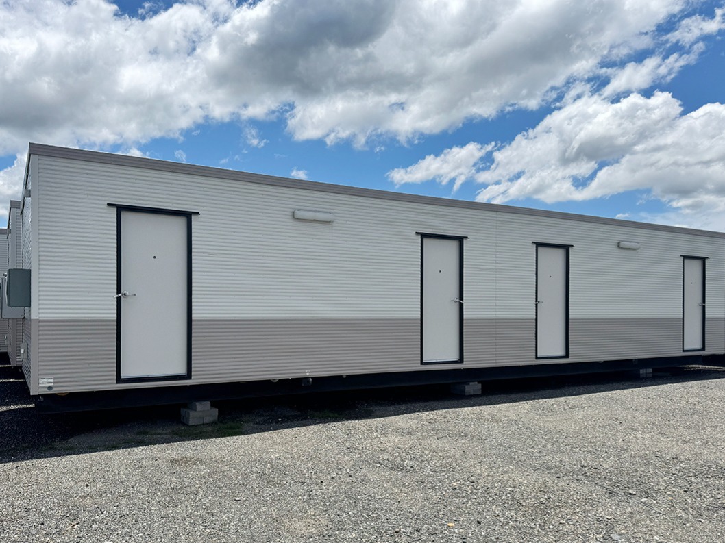 4 Bed Accommodation Front Side Web